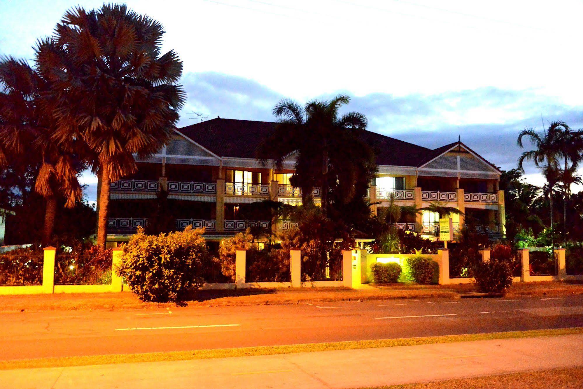 Waterfront Terraces Aparthotel Cairns Exterior photo